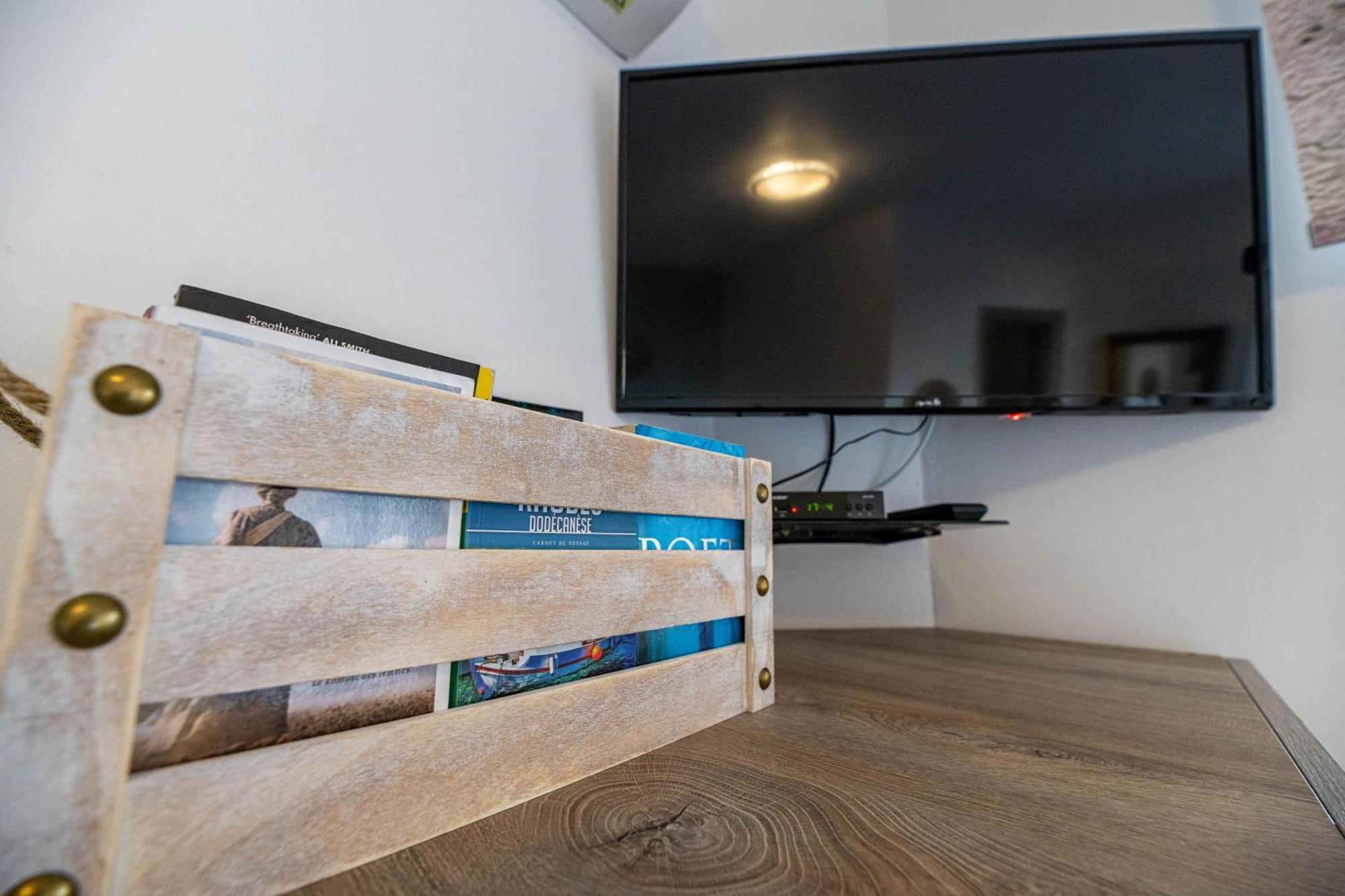 Aperanto Galazio Apartment Archangelos  Eksteriør billede