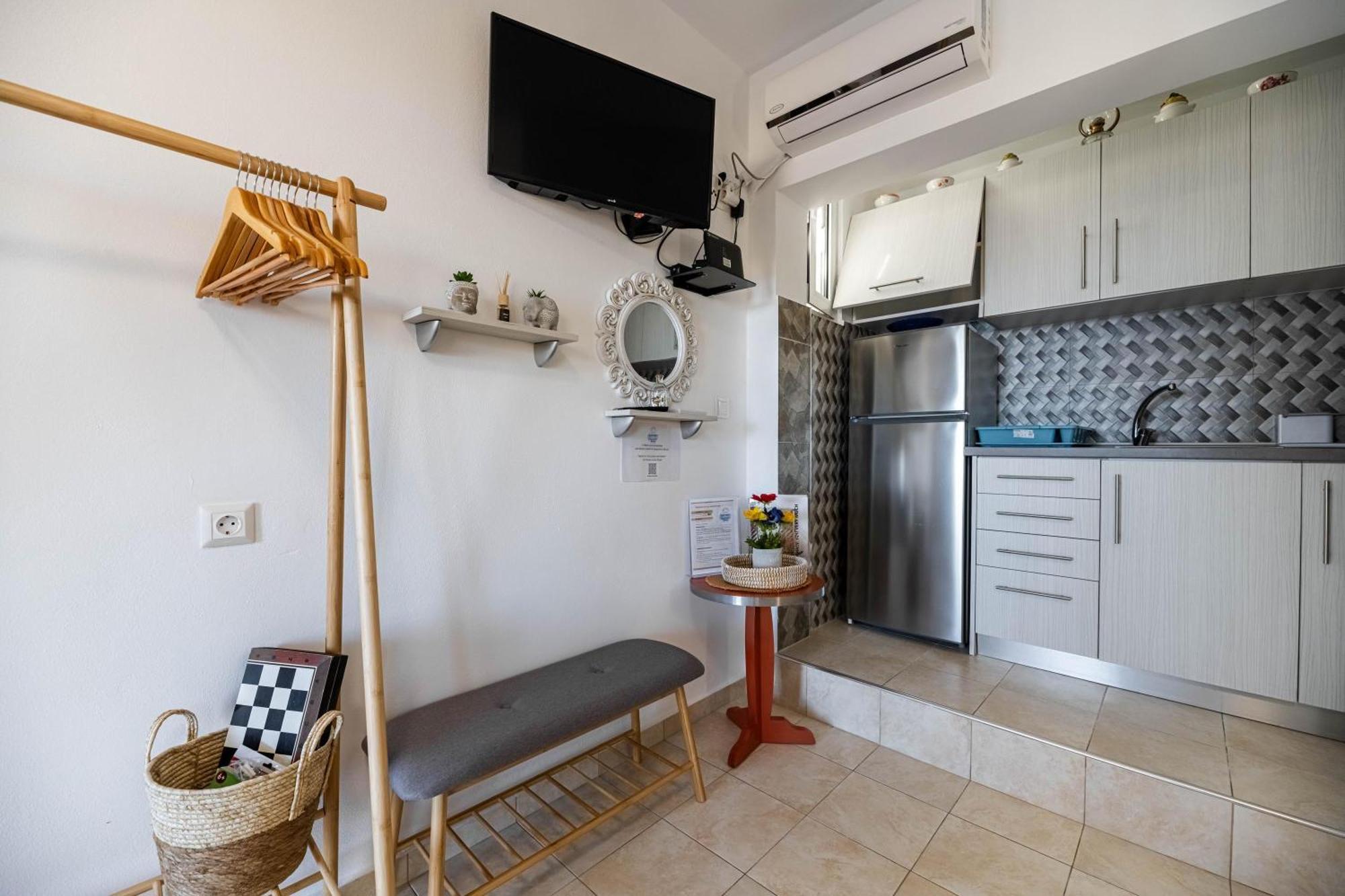Aperanto Galazio Apartment Archangelos  Eksteriør billede